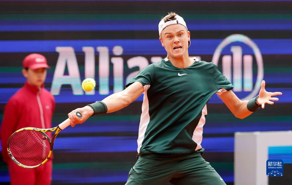 政策調整與 政策調整與